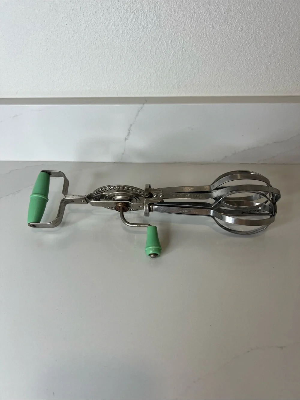 Vintage Kitchen Hand Mixer (Egg Beater)